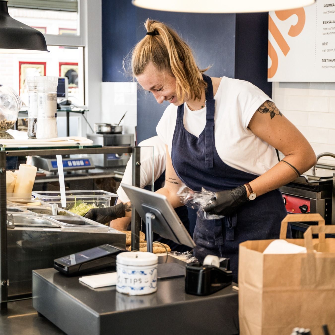 Medewerker bij Het Broodjeshuis in Haarlem